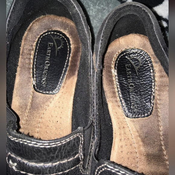 Earth Origins Black Slip on Leather Loafers Size 8 Women's - Picture 2 of 5
